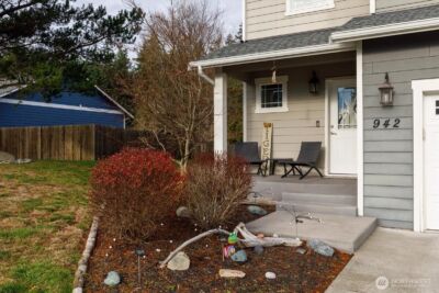 942 Walker Heights Place , Oak Harbor, WA 98277 - Photo 2