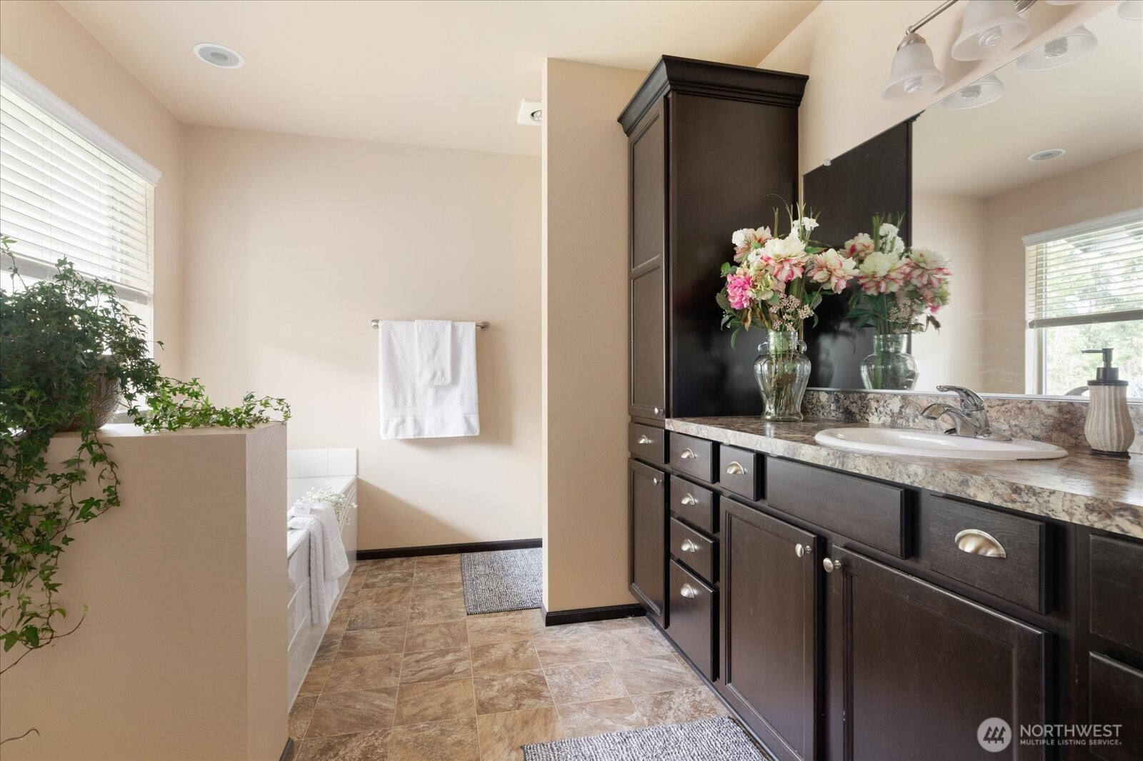 942 Walker Heights Place , Oak Harbor, WA 98277