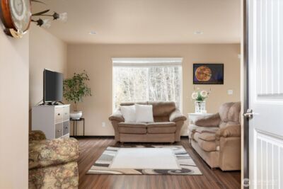 942 Walker Heights Place , Oak Harbor, WA 98277 - Photo 4