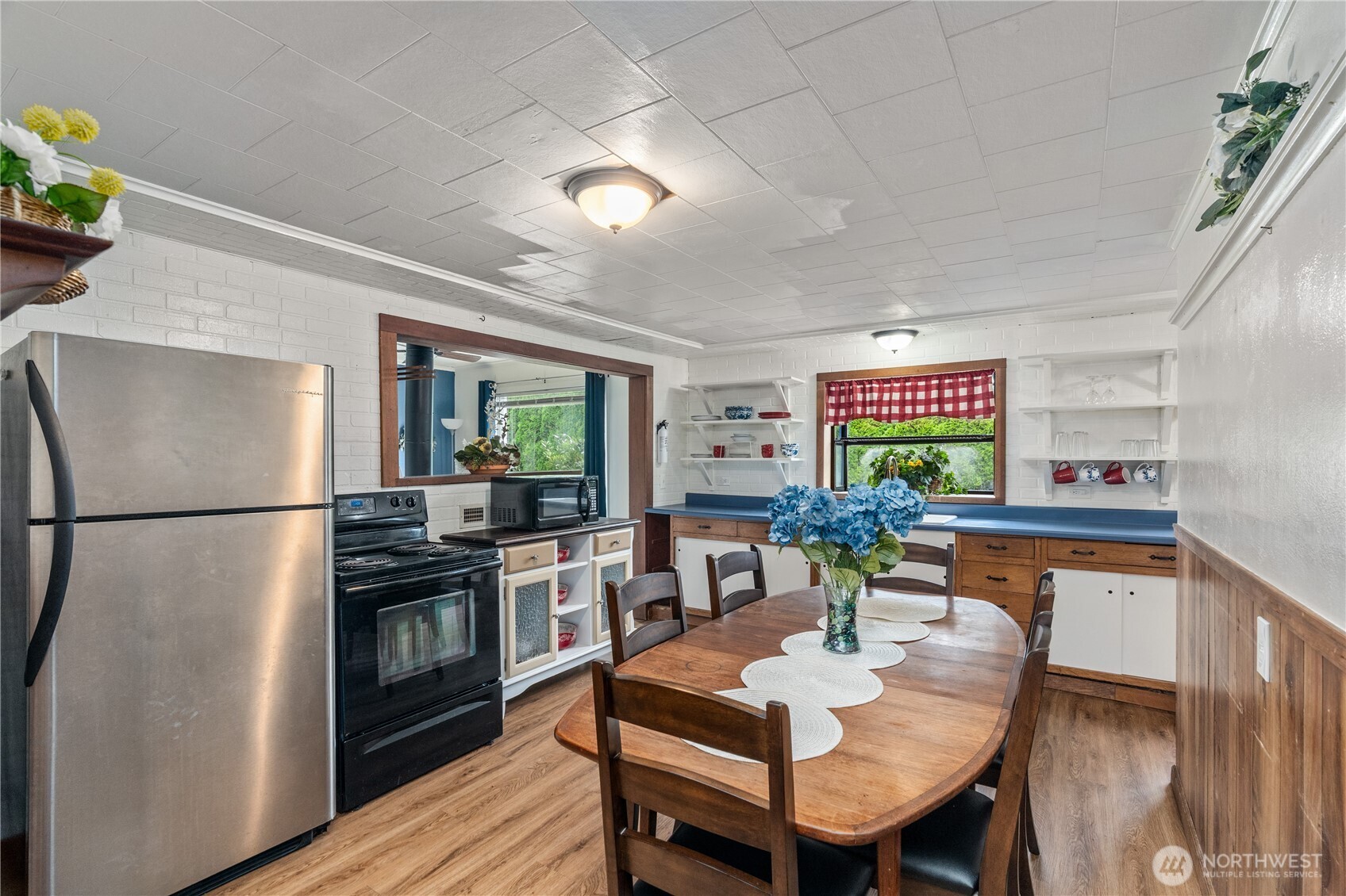 314 M Street , Hoquiam, WA 98550