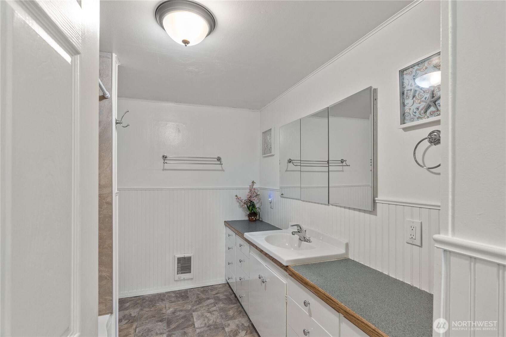 314 M Street , Hoquiam, WA 98550