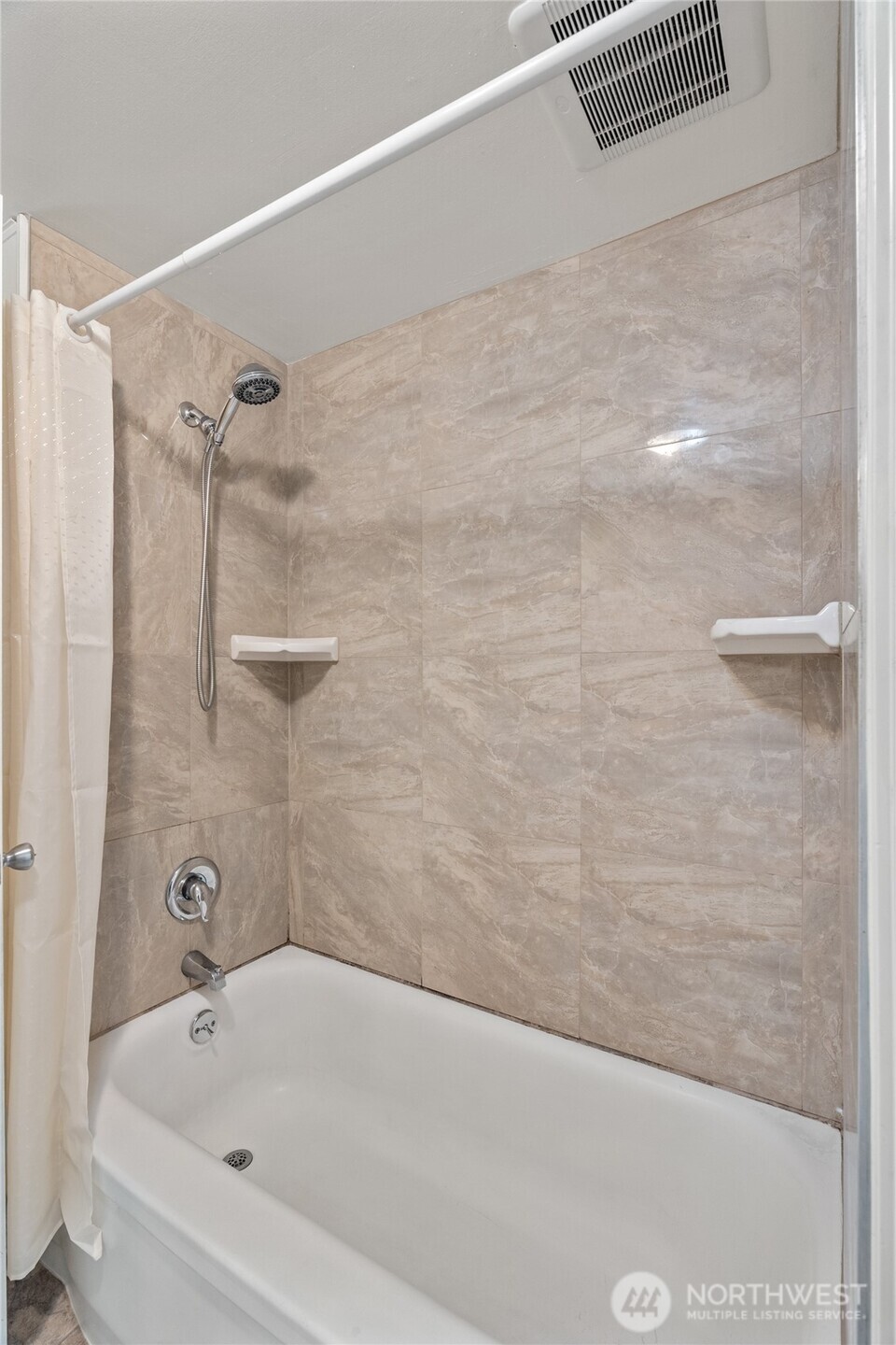 314 M Street , Hoquiam, WA 98550