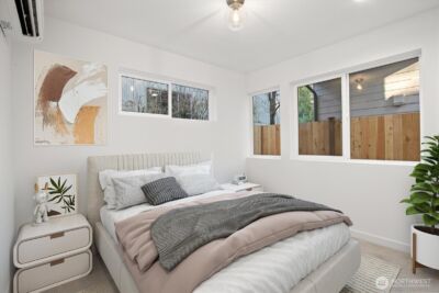 10746 Interlake Avenue N, Seattle, WA 98133 - Photo 12