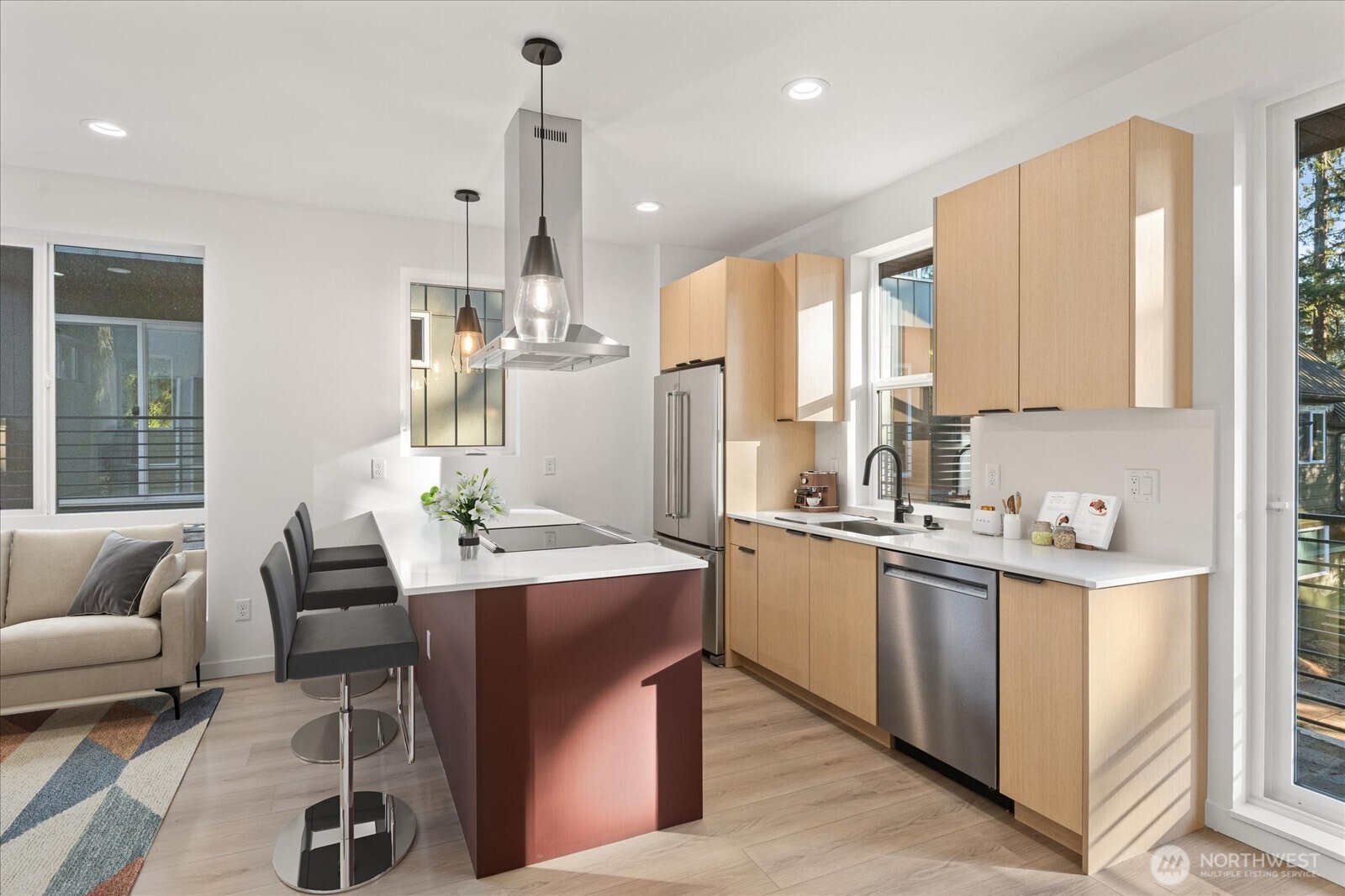 10746 Interlake Avenue N, Seattle, WA 98133