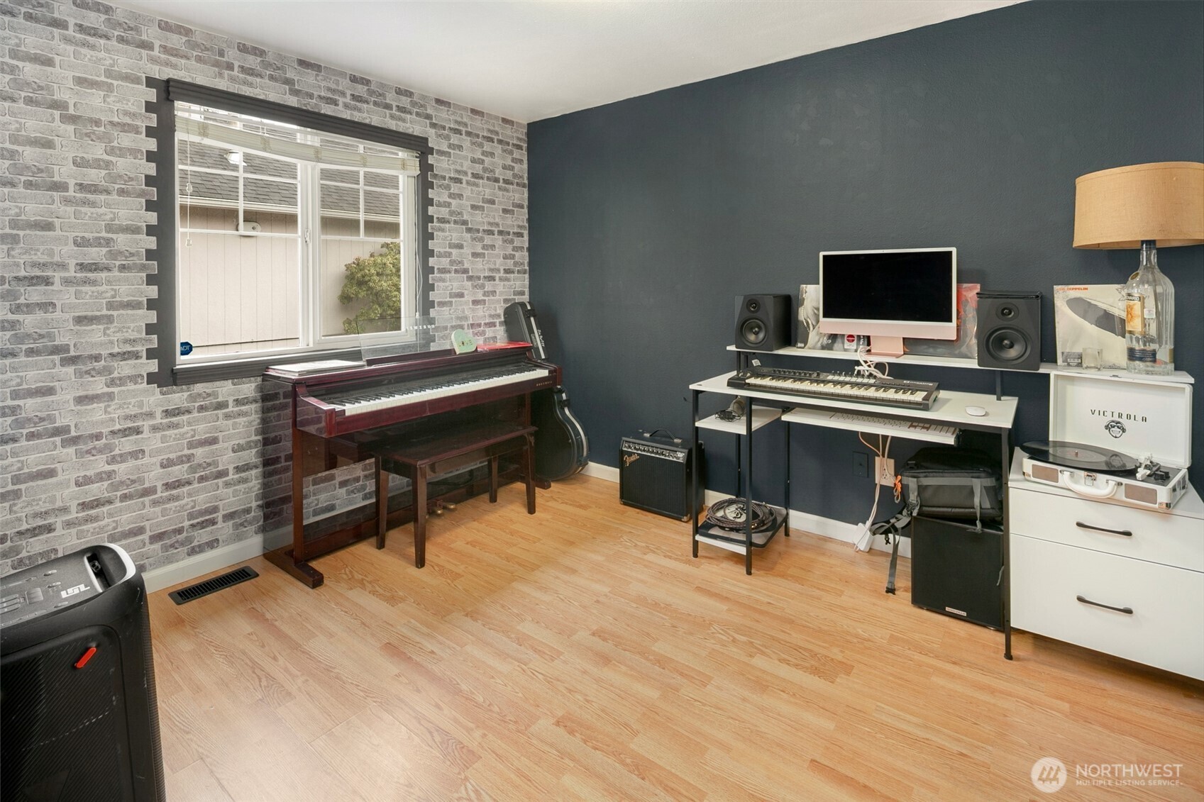 8215 1st Street SE, Lake Stevens, WA 98258-3392