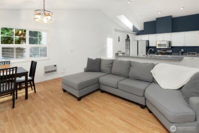 8215 1st Street SE, Lake Stevens, WA 98258-3392 - Photo 5