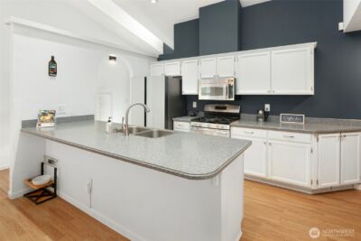 8215 1st Street SE, Lake Stevens, WA 98258-3392 - Photo 10