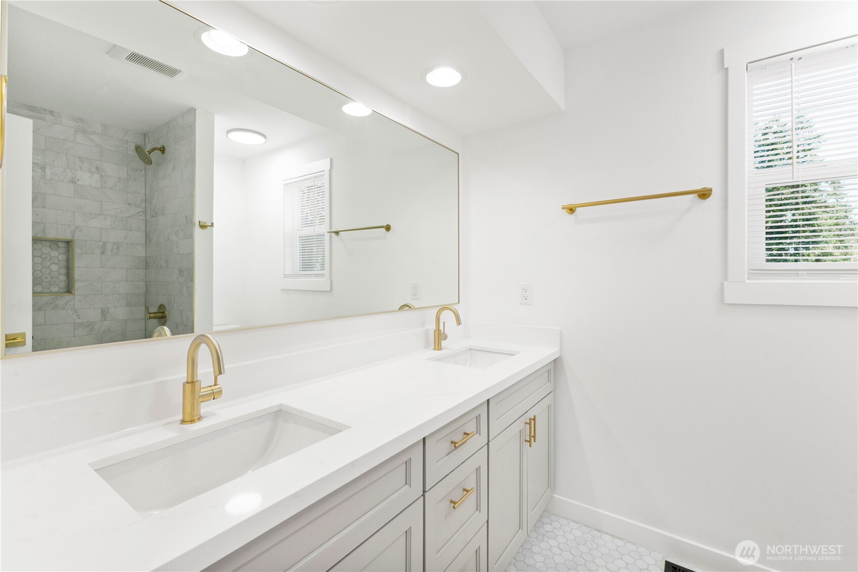 7003 44th Avenue E, Tacoma, WA 98443