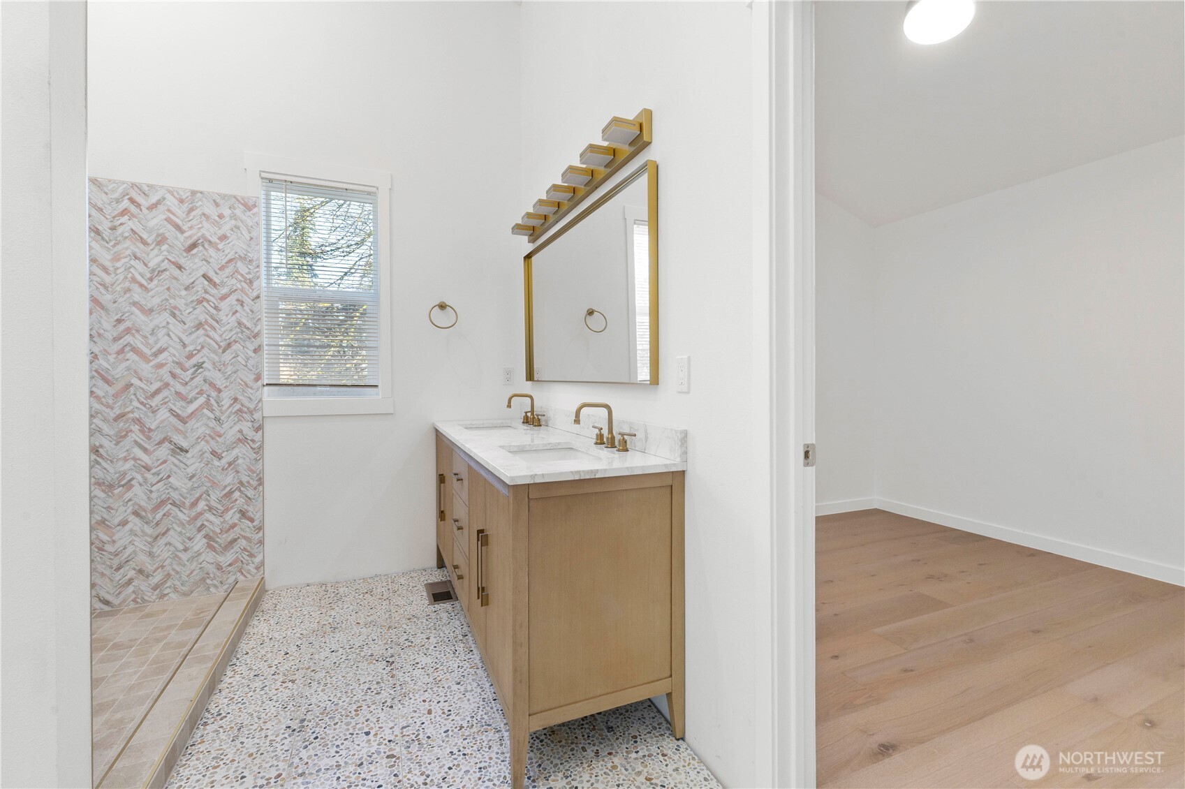 7003 44th Avenue E, Tacoma, WA 98443