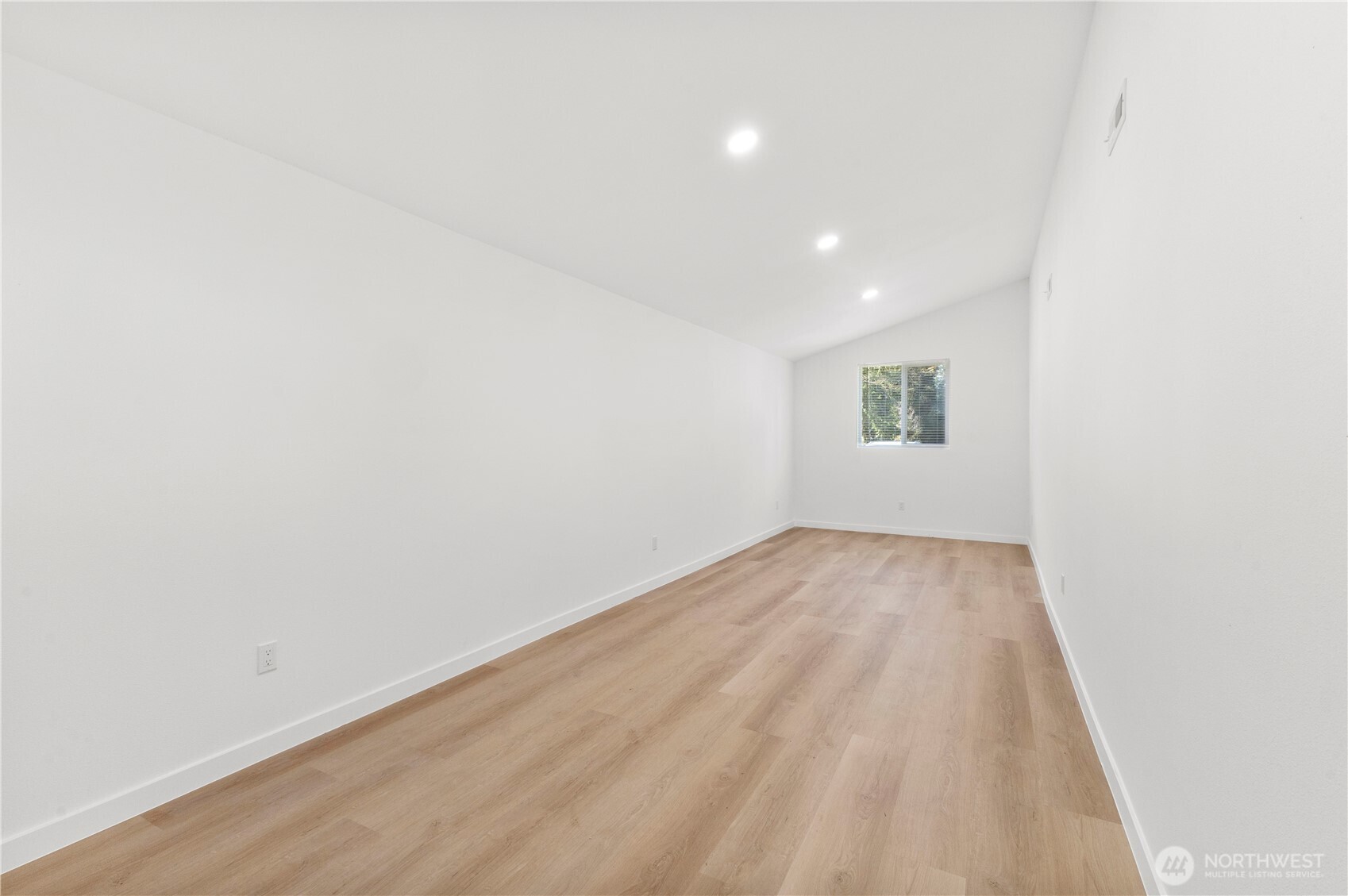 7003 44th Avenue E, Tacoma, WA 98443