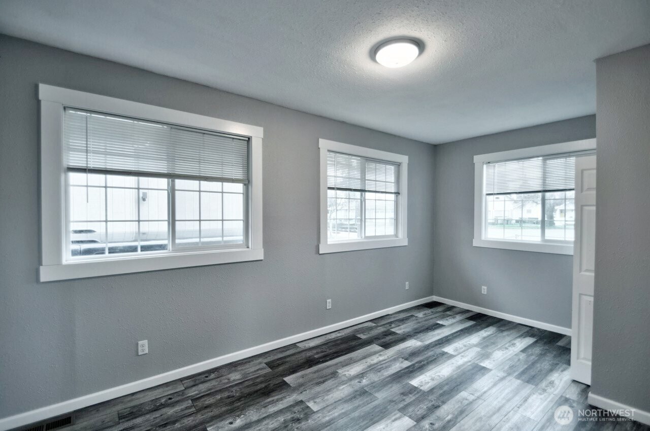 401 Emerson Avenue , Hoquiam, WA 98550