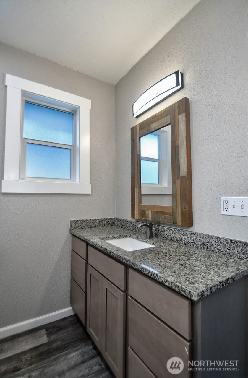 401 Emerson Avenue , Hoquiam, WA 98550