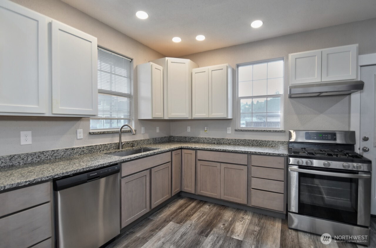 401 Emerson Avenue , Hoquiam, WA 98550