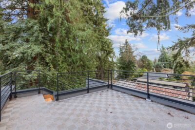 10736 Interlake Avenue N, Seattle, WA 98133 - Photo 12