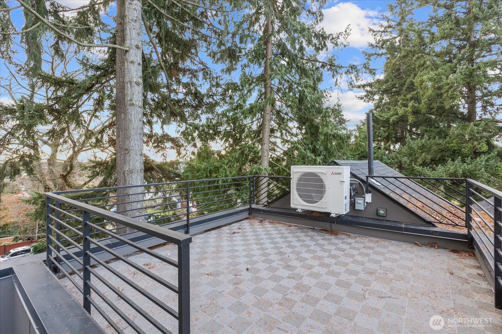 10736 Interlake Avenue N, Seattle, WA 98133