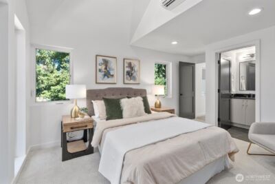 10736 Interlake Avenue N, Seattle, WA 98133 - Photo 9