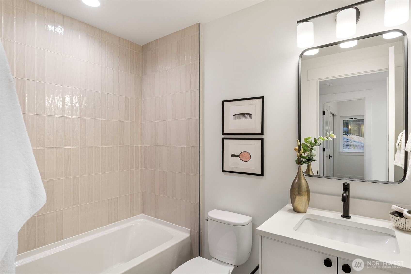 11218 115th Place NE, Kirkland, WA 98033