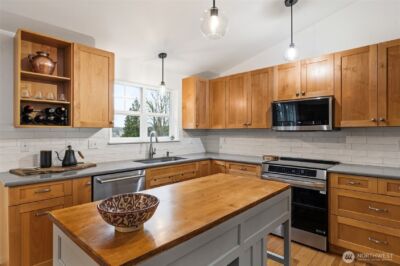 7440 S Eagle Glen Lane , Clinton, WA 98236 - Photo 11