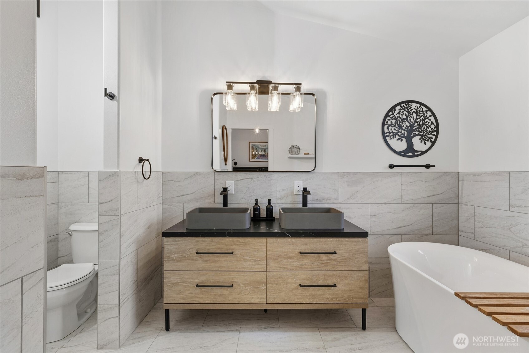 7440 S Eagle Glen Lane , Clinton, WA 98236