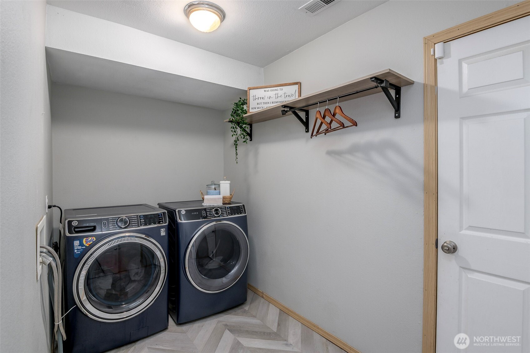 16669 Rainier View Drive SE, Yelm, WA 98597