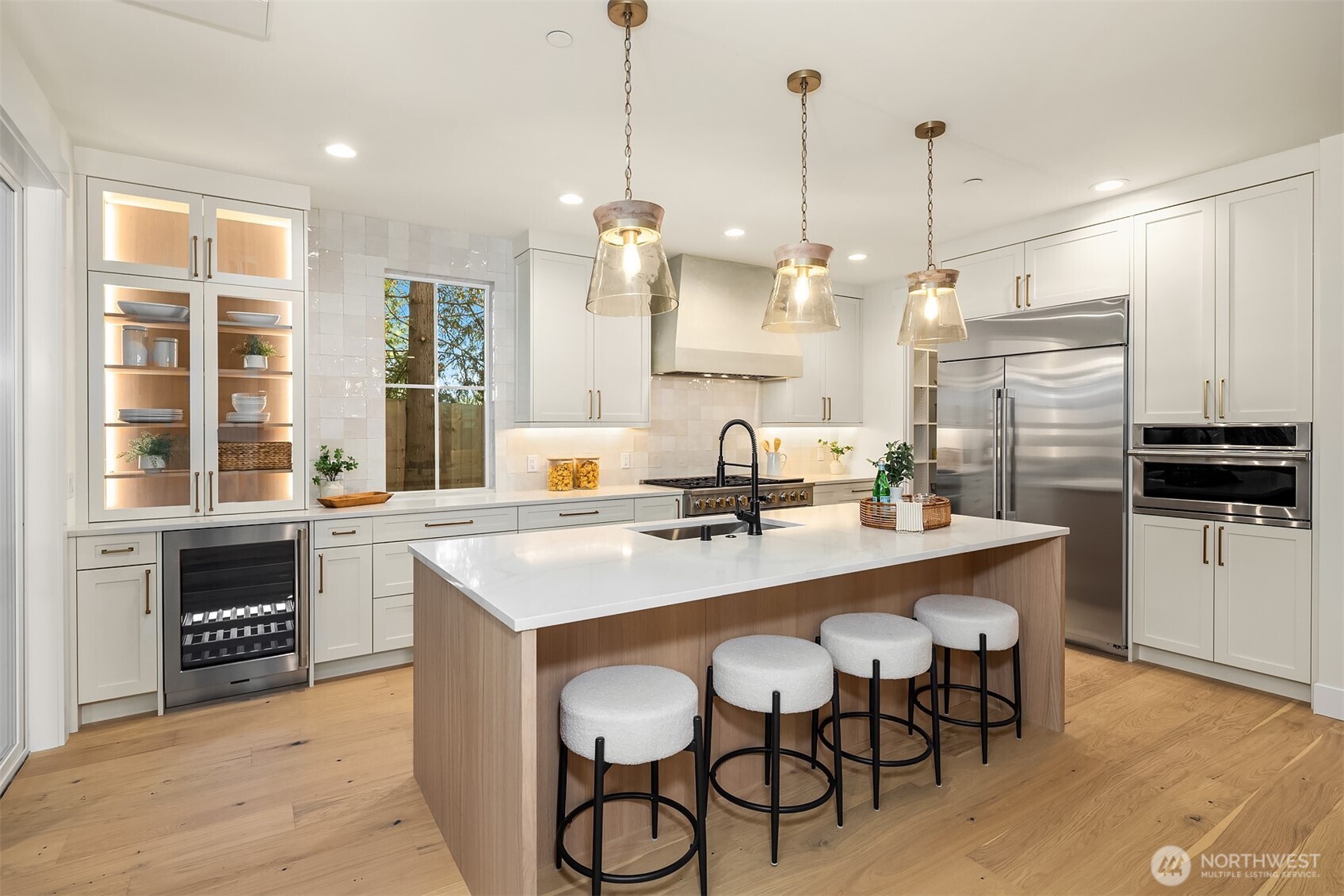 11814 NE 103rd Place , Kirkland, WA 98033