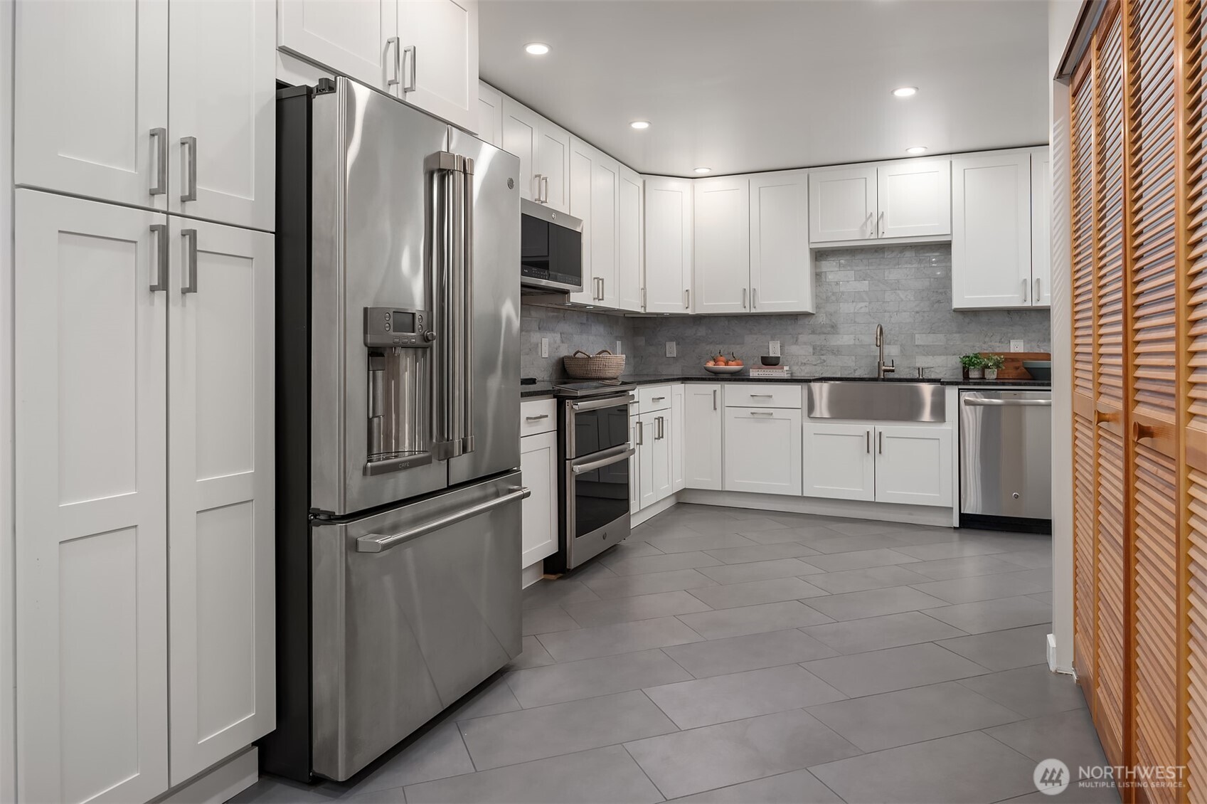 6070 Seward Park Avenue S, Seattle, WA 98118