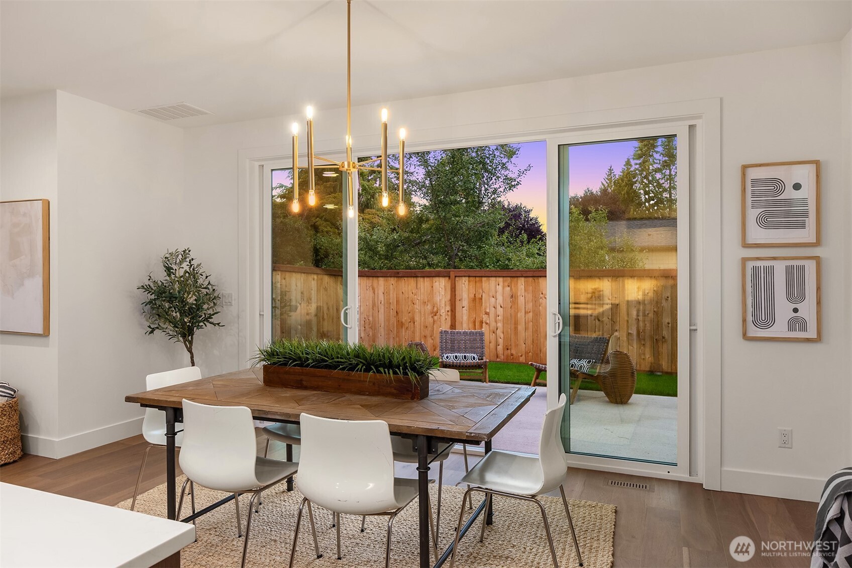 13662 NE 101st Street , Kirkland, WA 98033