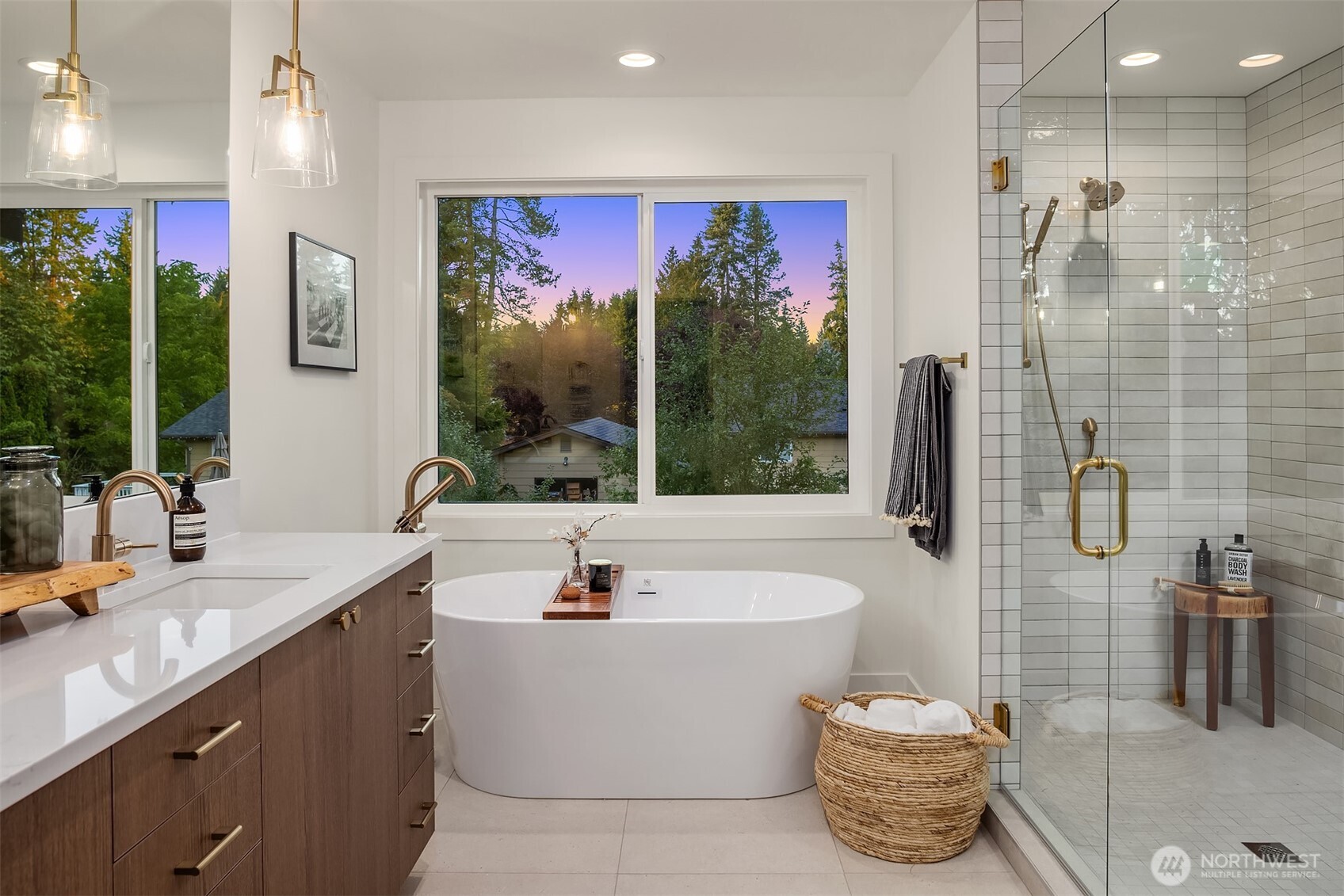 13662 NE 101st Street , Kirkland, WA 98033