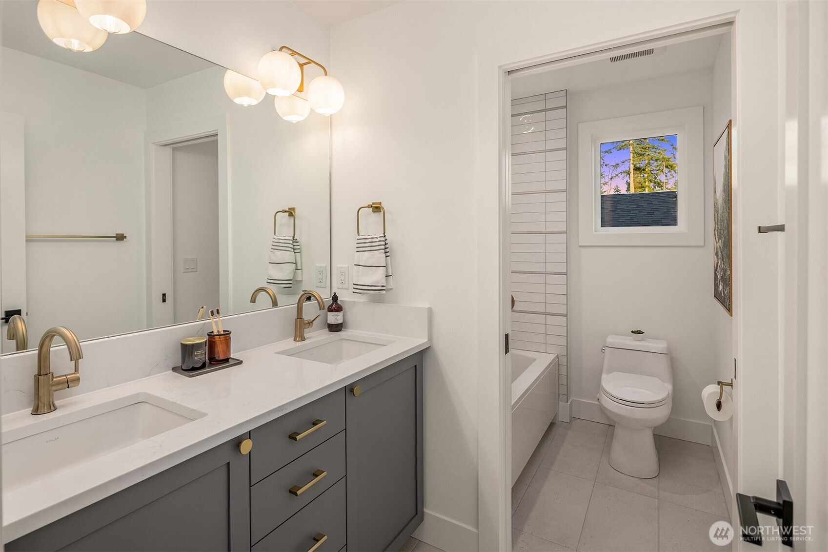 13662 NE 101st Street , Kirkland, WA 98033