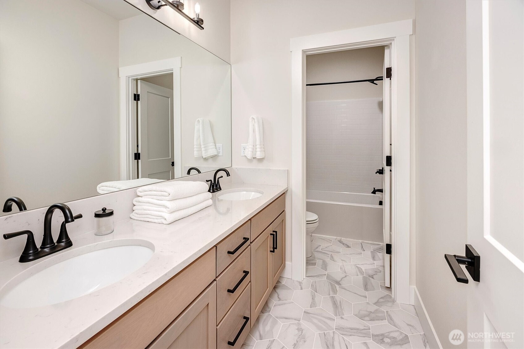 12143 NE 170th Place , Bothell, WA 98011