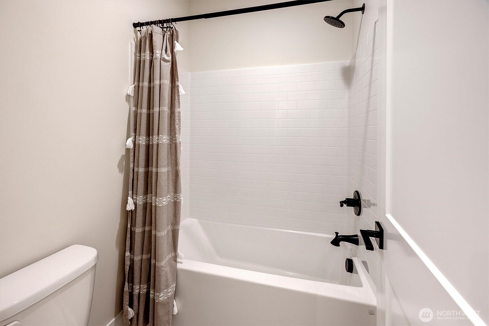 12143 NE 170th Place , Bothell, WA 98011