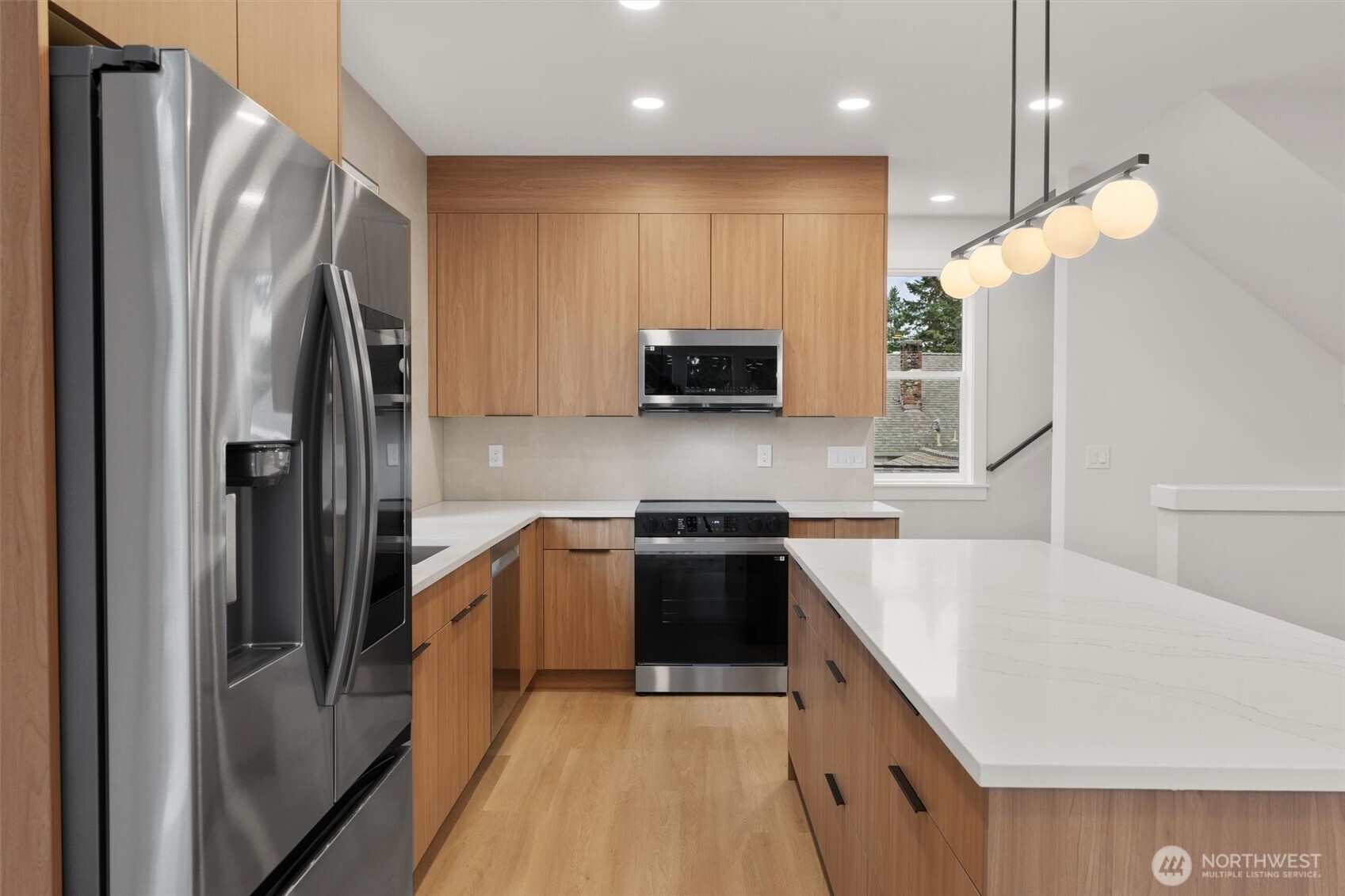 14308 Roslyn Place N, Seattle, WA 98133