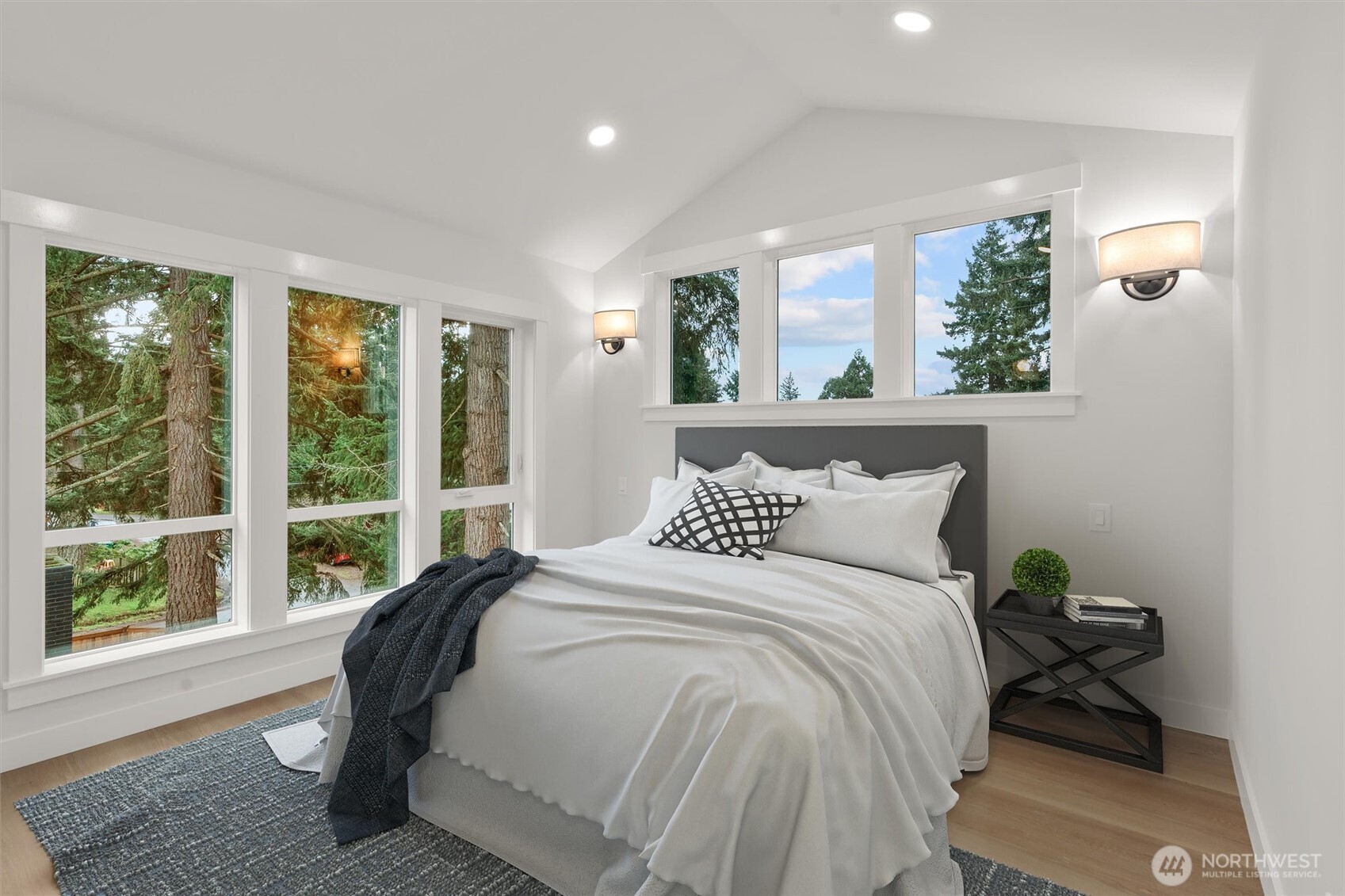 14308 Roslyn Place N, Seattle, WA 98133