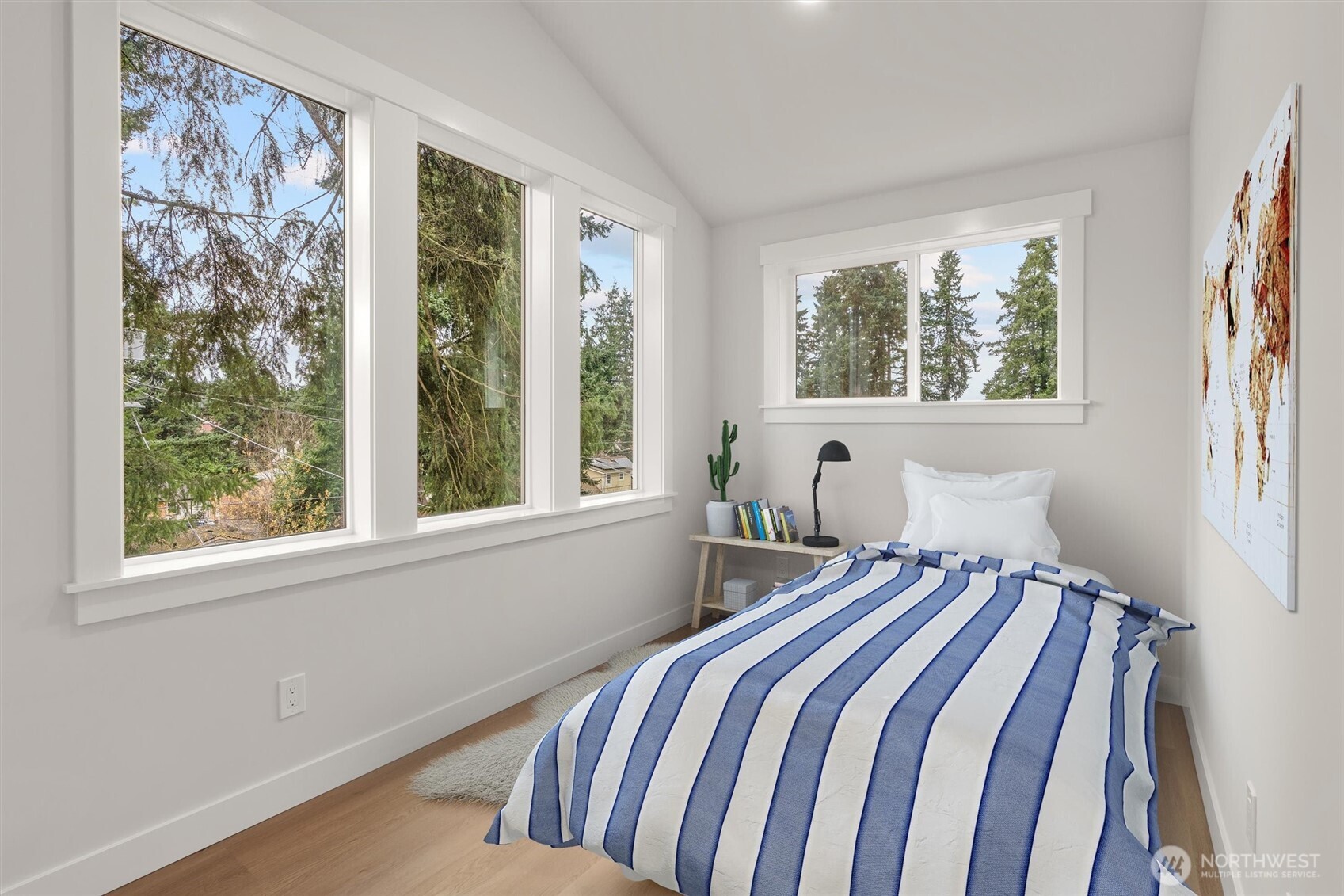 14308 Roslyn Place N, Seattle, WA 98133