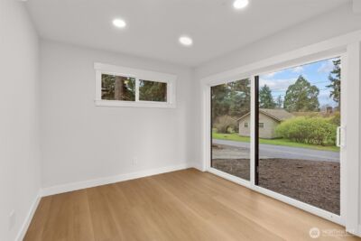 14308 Roslyn Place N, Seattle, WA 98133 - Photo 4