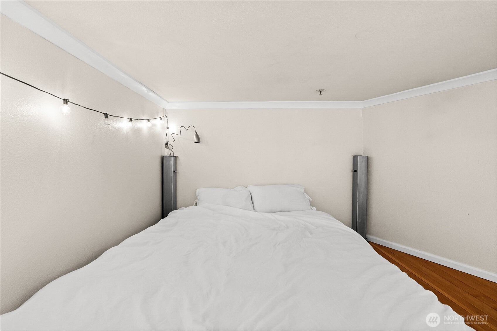 621 5th Avenue N #102, Seattle, WA 98109