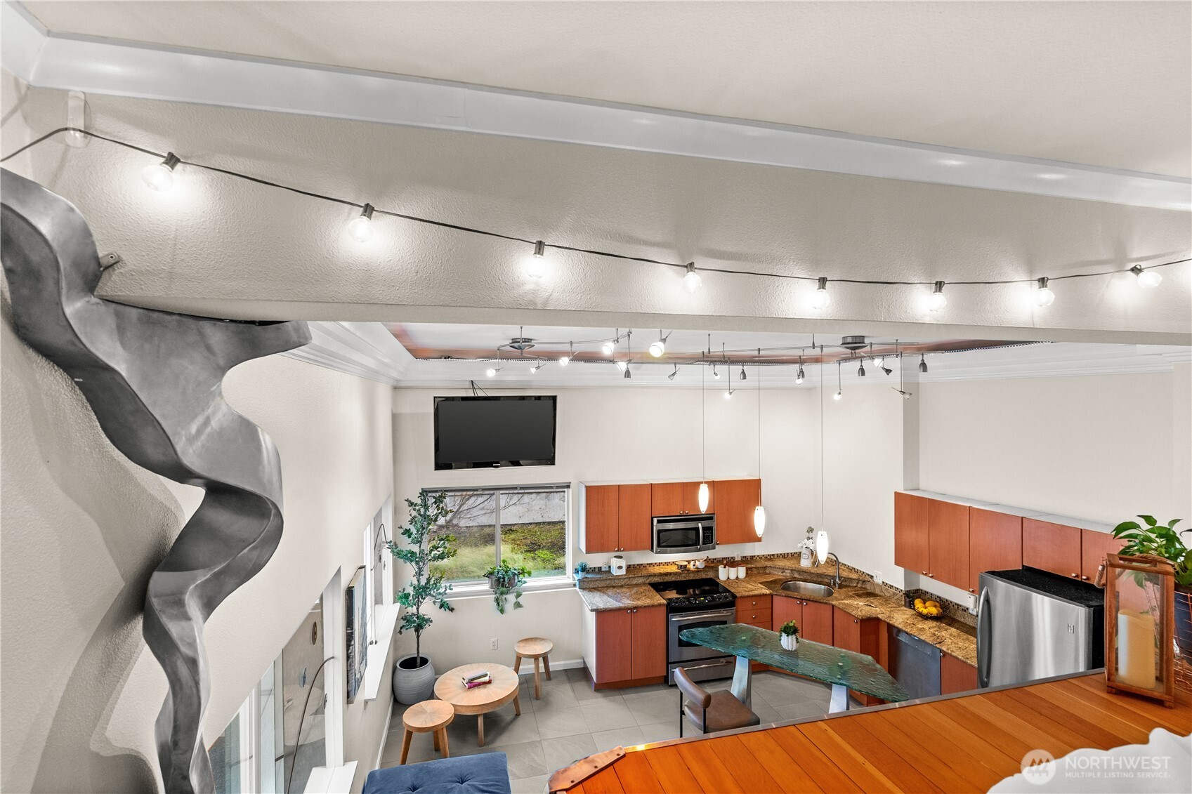 621 5th Avenue N #102, Seattle, WA 98109