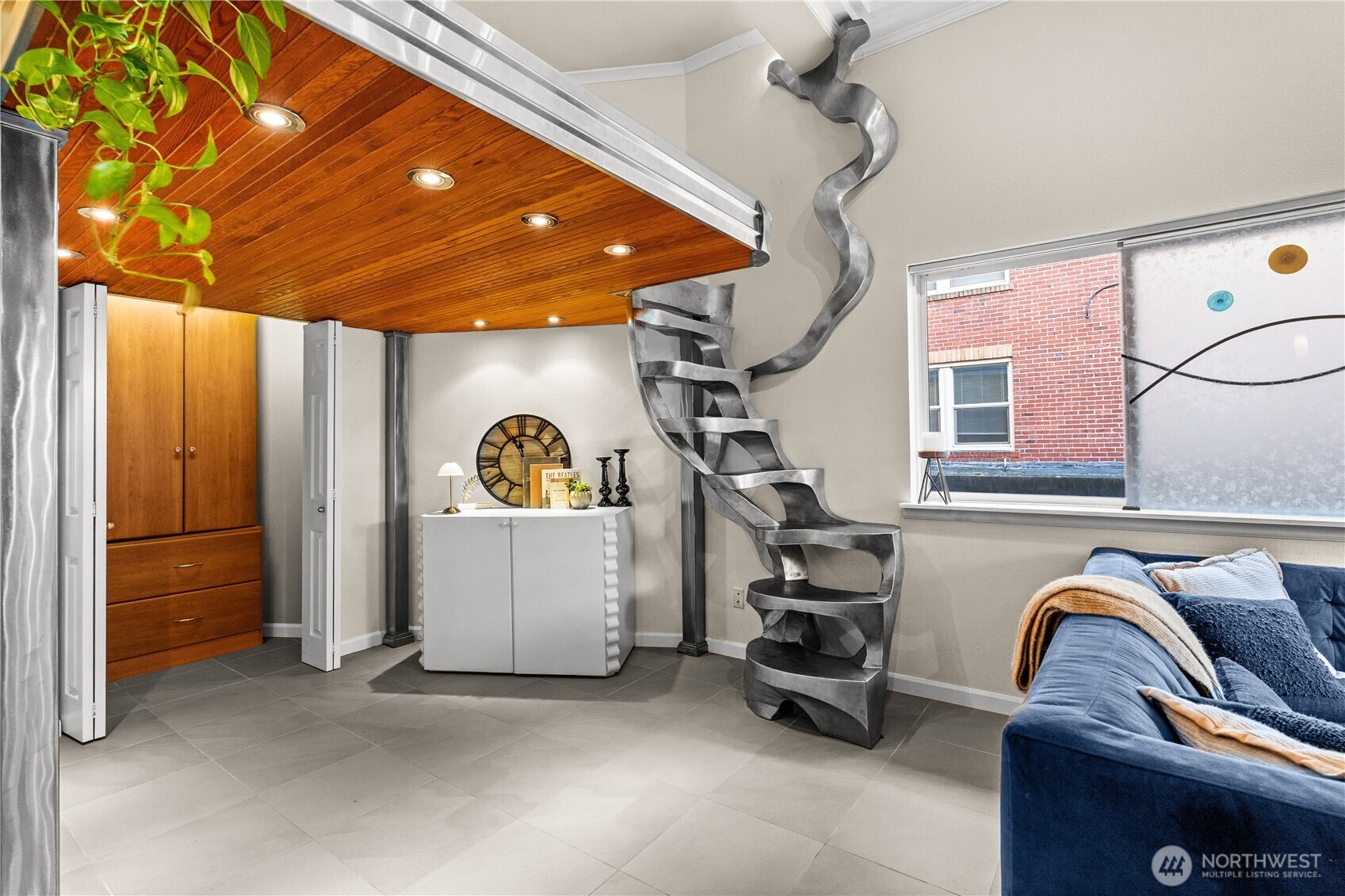 621 5th Avenue N #102, Seattle, WA 98109