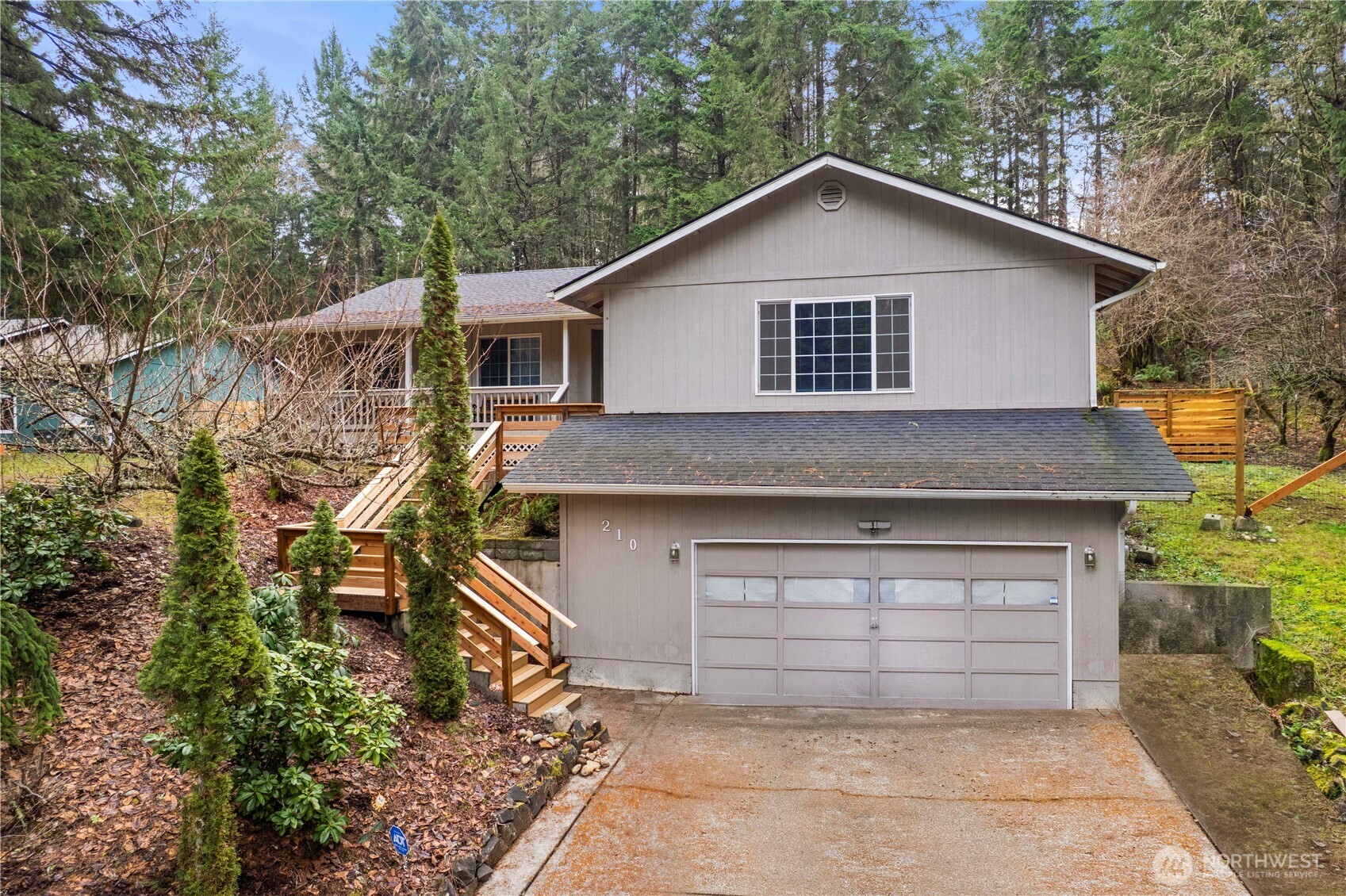 210 Country Estates Drive W, Rainier, WA 98576
