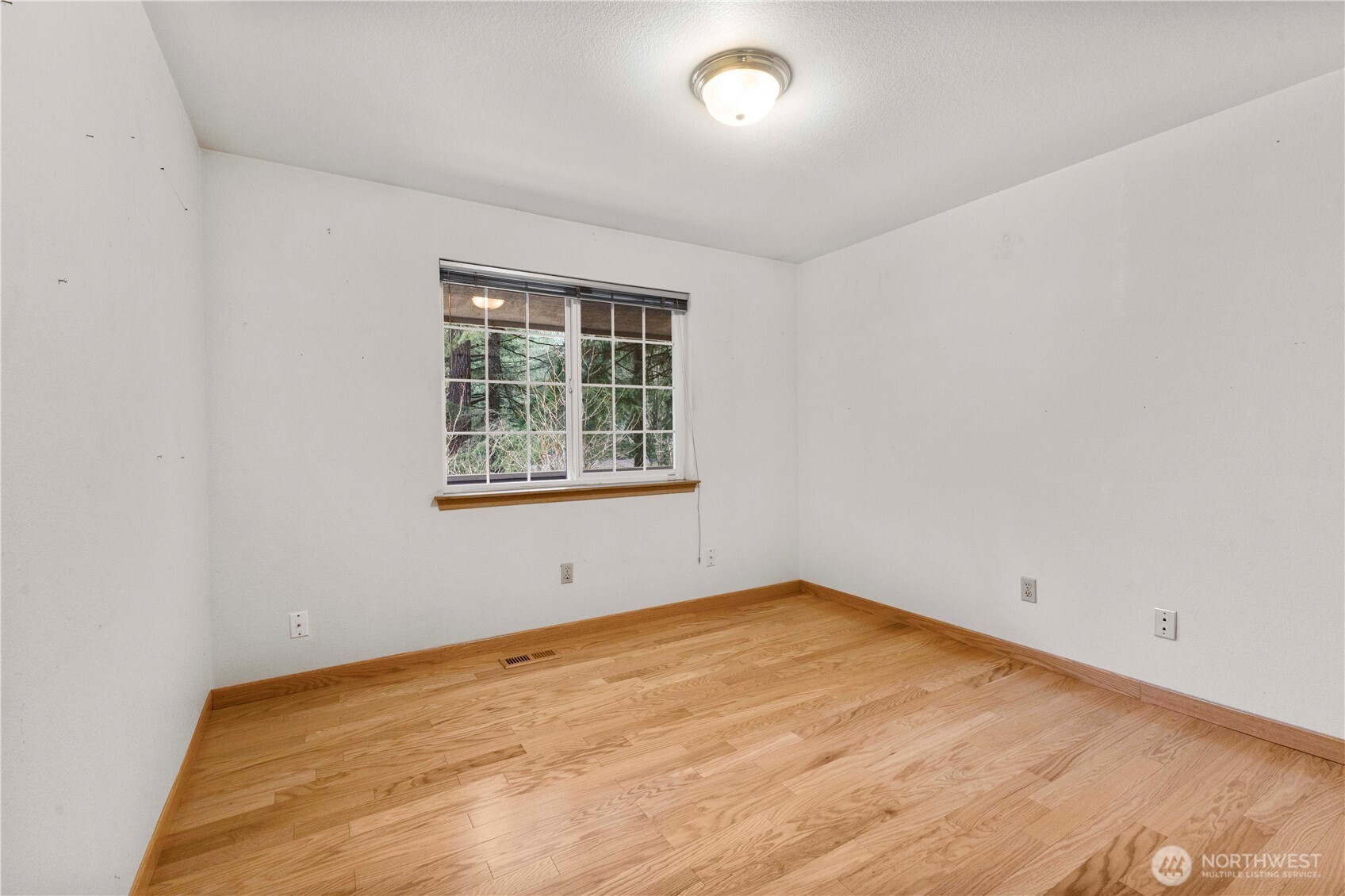 210 Country Estates Drive W, Rainier, WA 98576