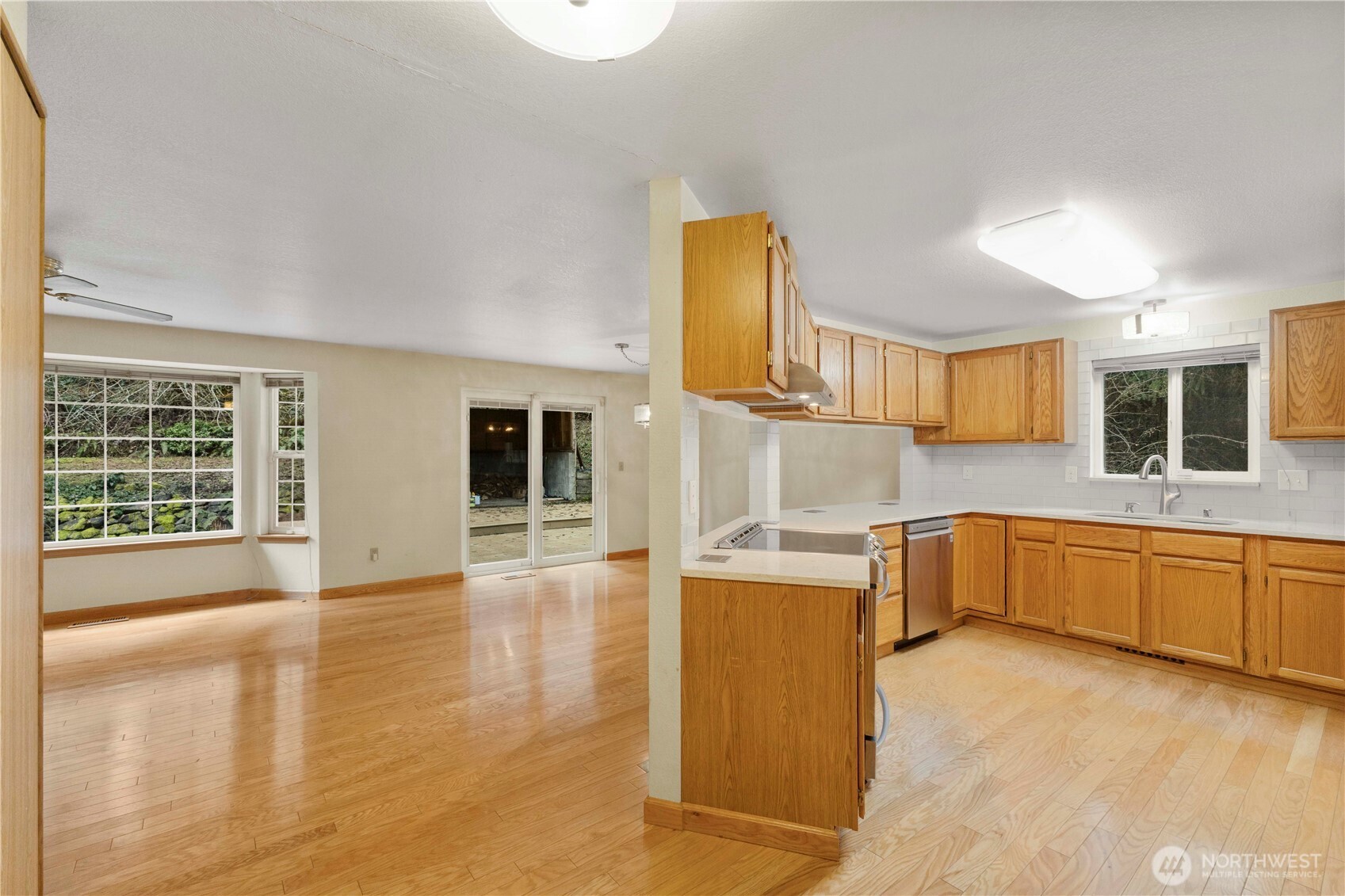 210 Country Estates Drive W, Rainier, WA 98576