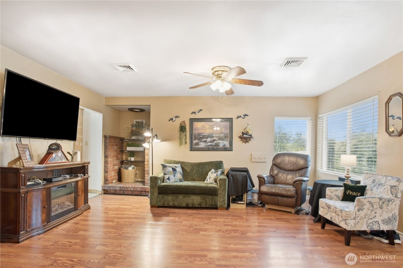 3506 Columbia Heights Road , Longview, WA 98632