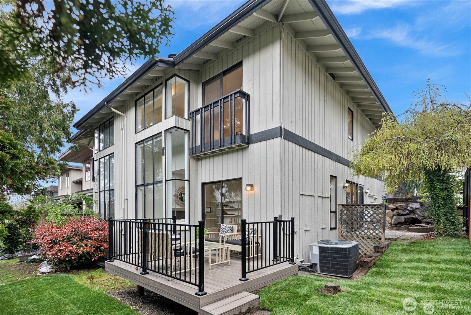 12 18th Avenue #A, Kirkland, WA 98033