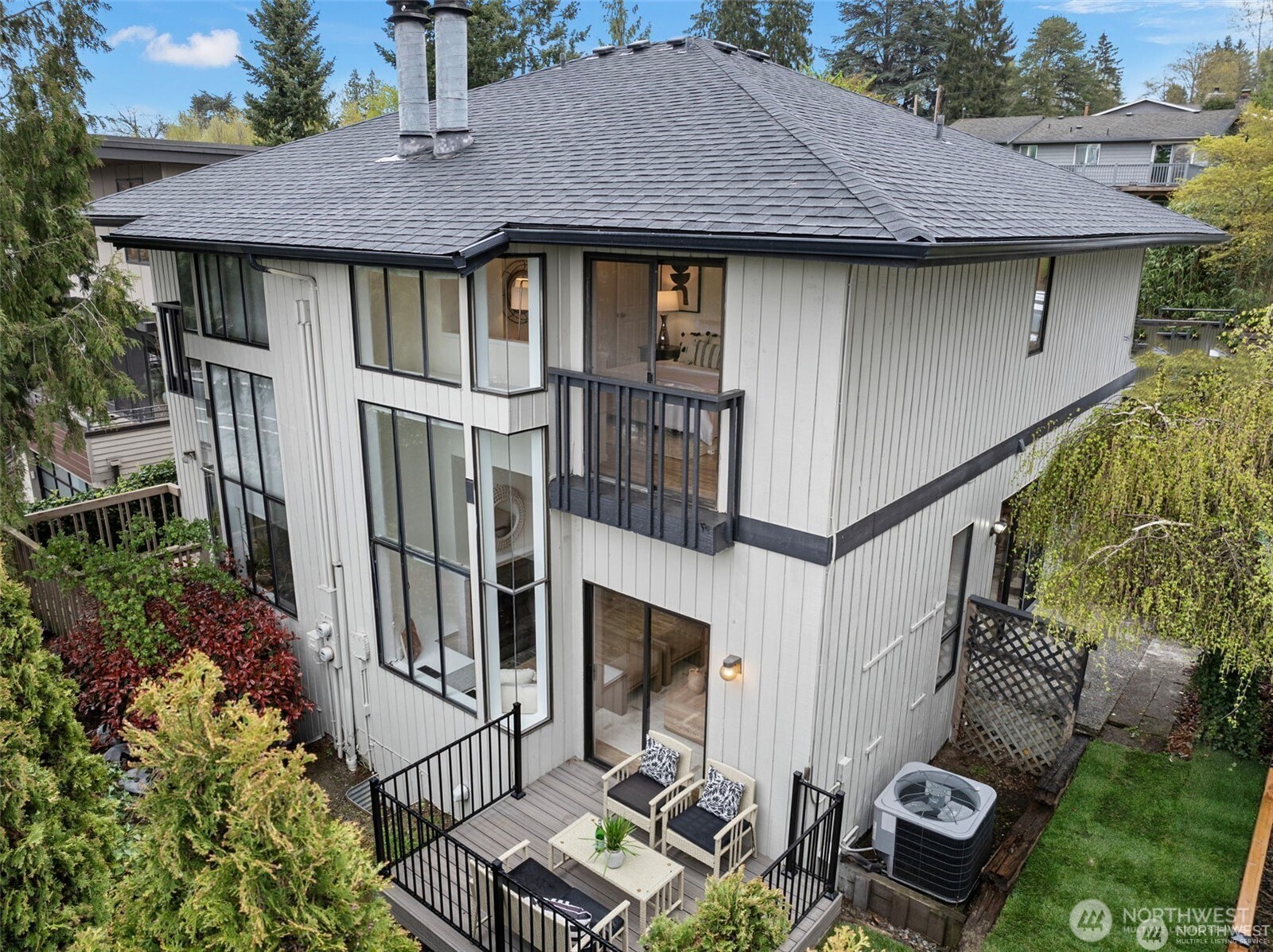 12 18th Avenue #A, Kirkland, WA 98033