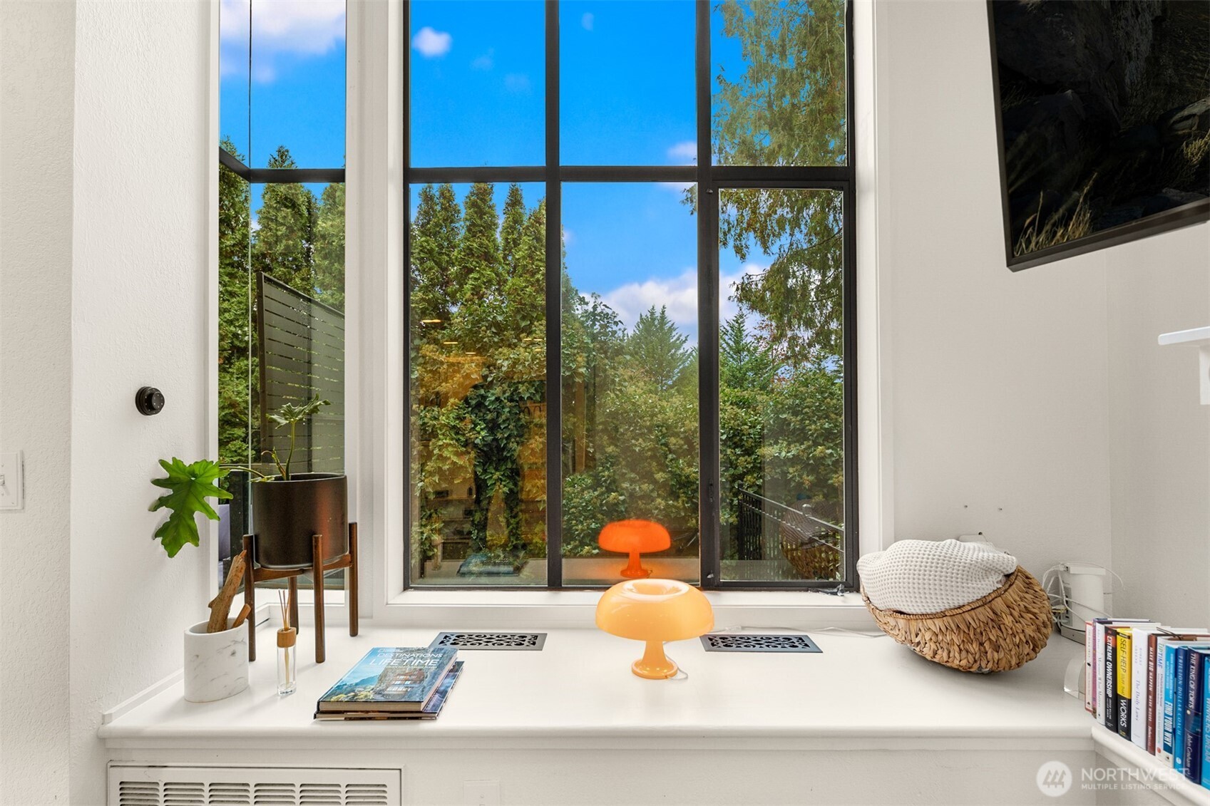 12 18th Avenue #A, Kirkland, WA 98033