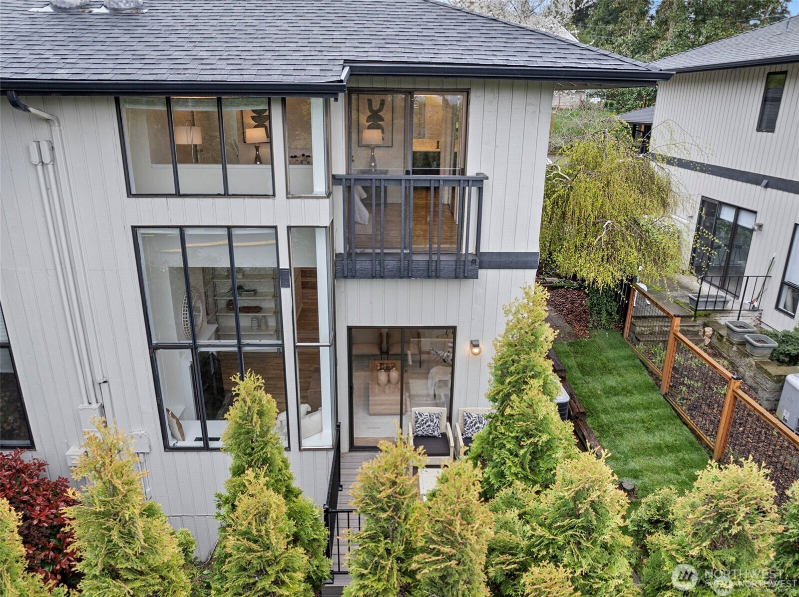 12 18th Avenue #A, Kirkland, WA 98033