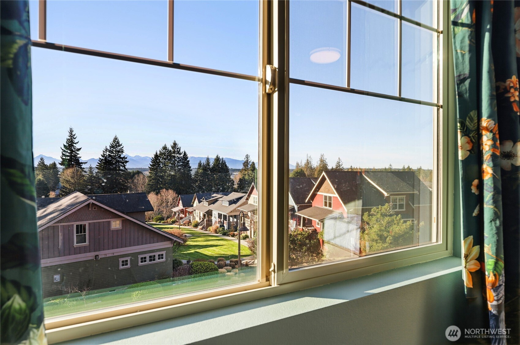 1776 Bungalow Way NE, Poulsbo, WA 98370