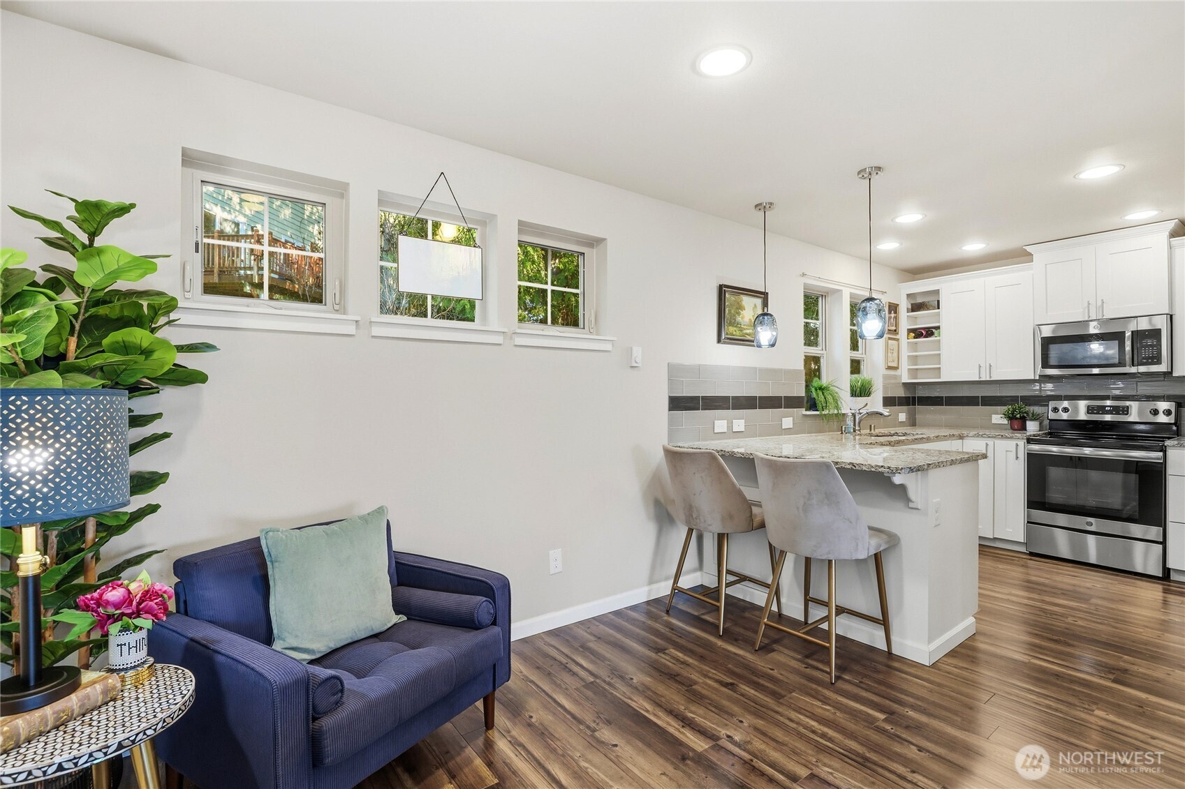 1776 Bungalow Way NE, Poulsbo, WA 98370