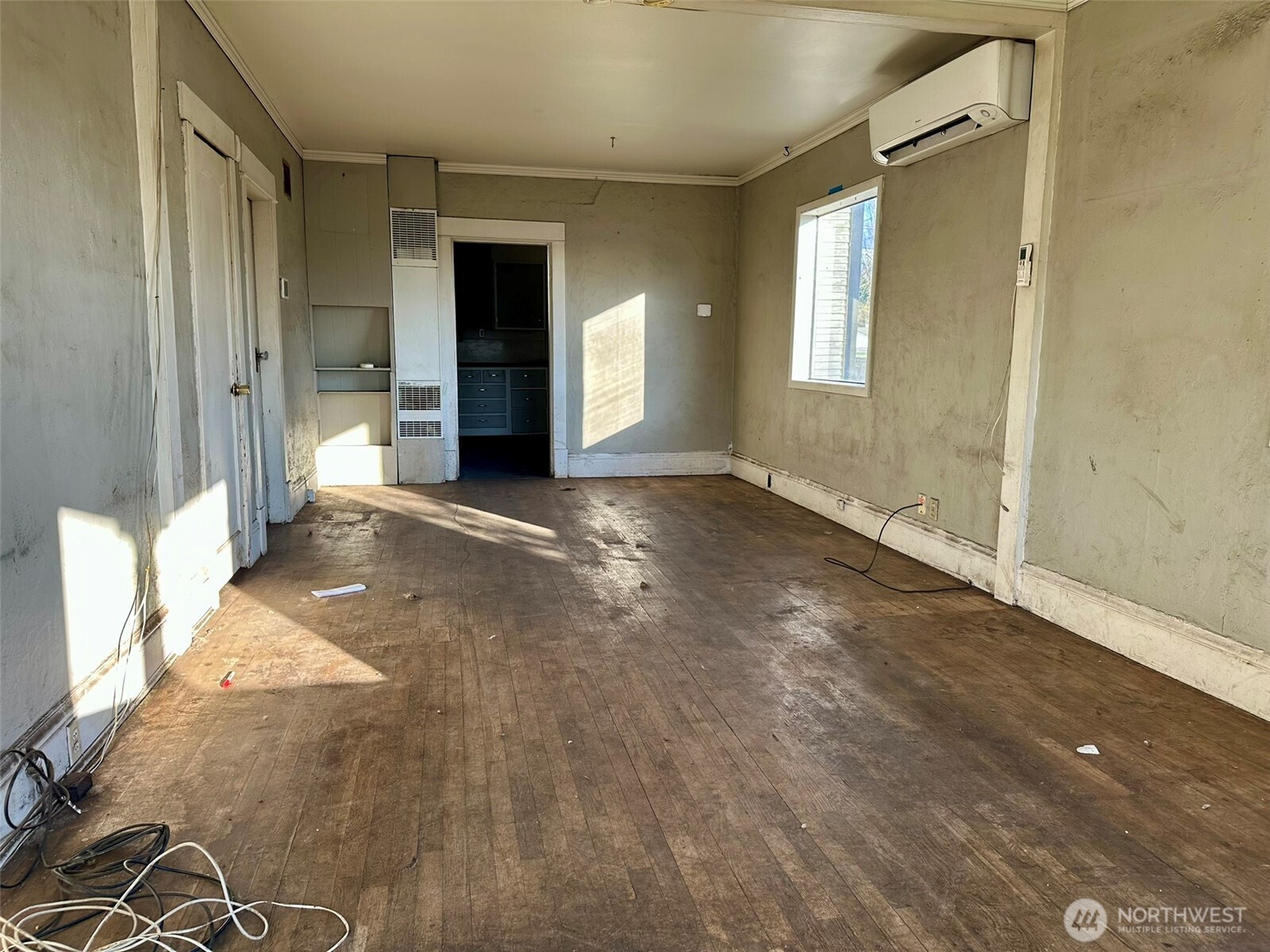 6443 S Warner Street , Tacoma, WA 98409