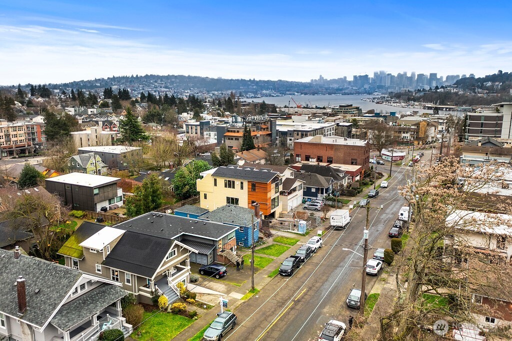 3936 Woodland Park Avenue N, Seattle, WA 98103